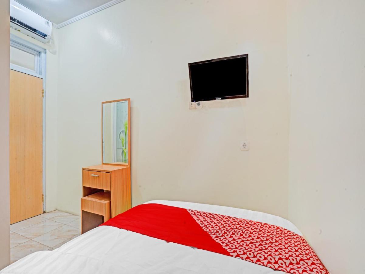 Oyo 90804 Oma Uti Homestay Syariah Джокьякарта Экстерьер фото